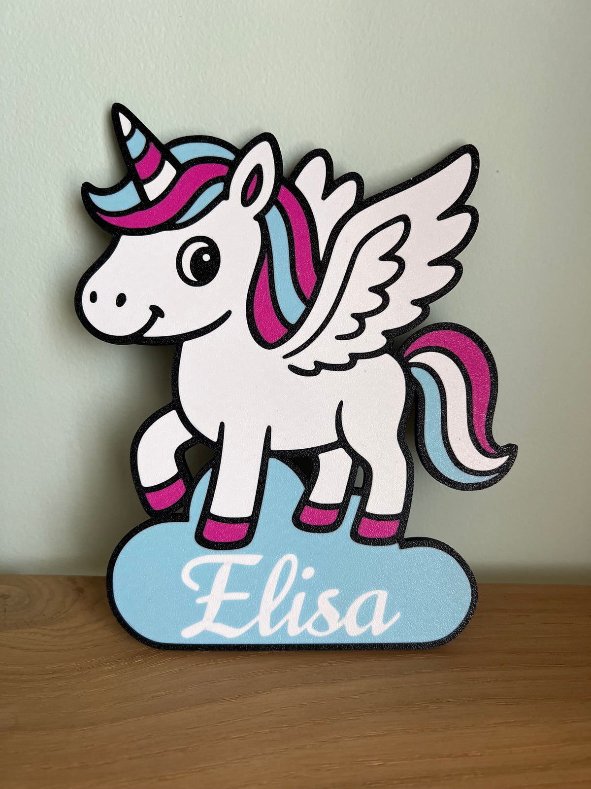 Figura de unicornio con alas y nombre a elegir, realizada en impresión 3D