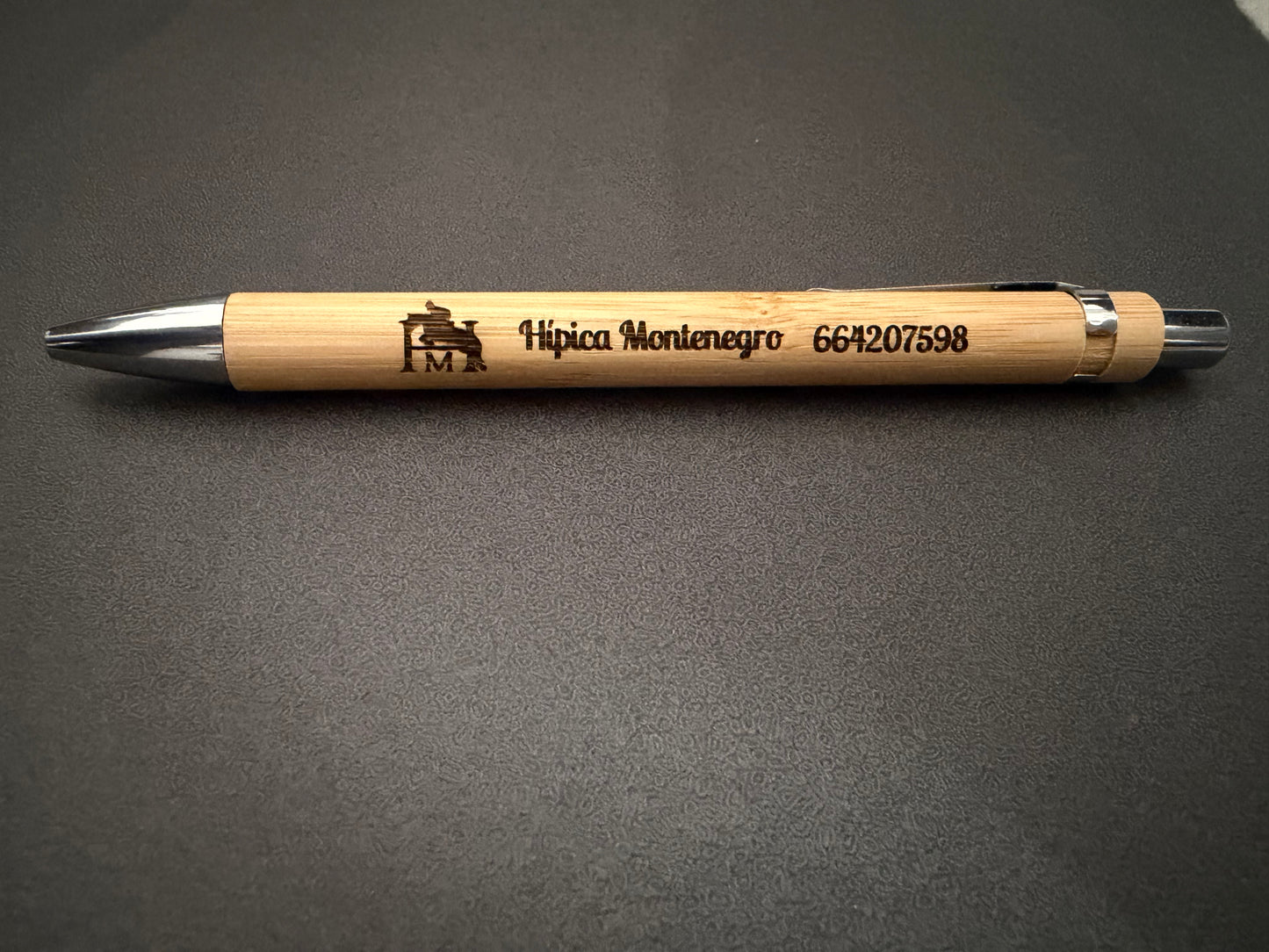 Bolígrafos de bambú con mensaje
