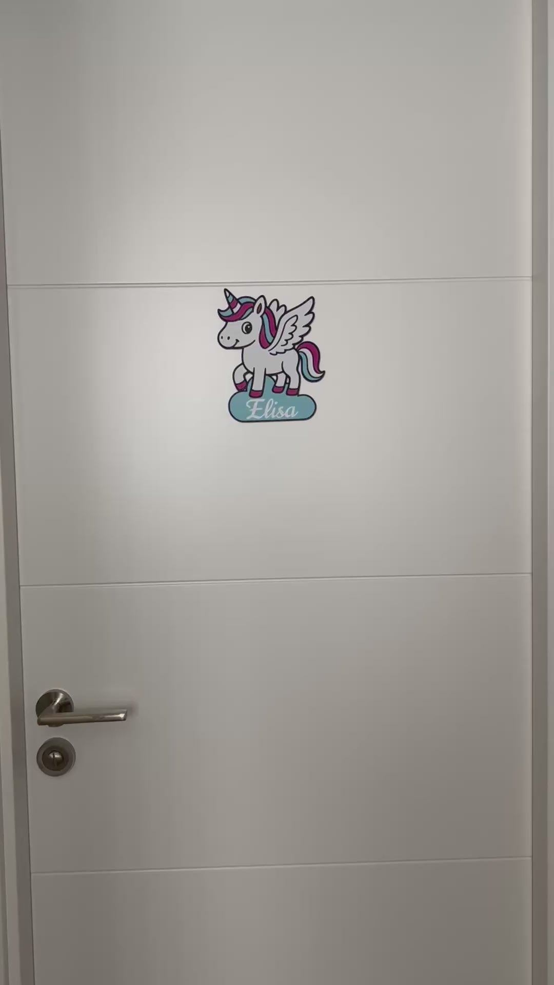 Vídeo adicional del unicornio alado con nombre personalizado